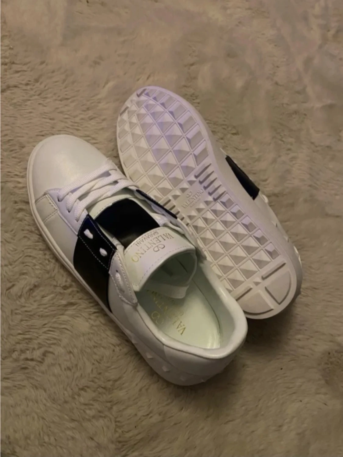 Valentino Garavani Sneakers  - 1