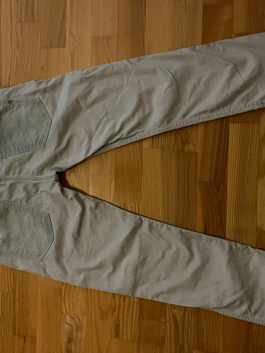 Ljusblåa jeans från replay  - 3