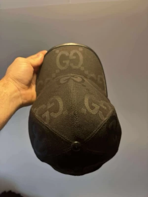 Gucci keps  - Säljer min Gucci keps jumbo storlek L Box kvitto alla tillbehör följer med 