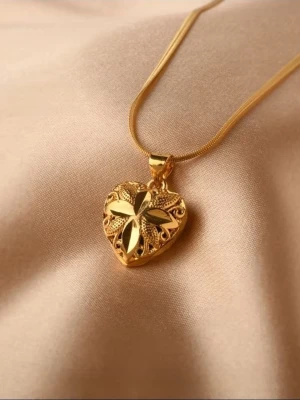 Guldigt hjärtsmyckeset - Detta halsband är tillverkat av handplockad AAAAA-kvalitet kubik och pläteradDessa säkra material är hypoallergena och har oxidationsbeständighetHalsbandet är den perfekta presenten! Med en 16-tums kedja och en 4-tums förlängare passar det bekvämt alla halsstorlekarLämplig som morsdagsgåvor till mamma, all hjärtans dag-gåvor, julklappar, födelsedagspresenter, bröllopsgåvor, årsdagspresenter till henne/fru/flickvän/kvinnor  Detta halsband är tillverkat av handplockade aaaaa-gradiga kubiska  stena