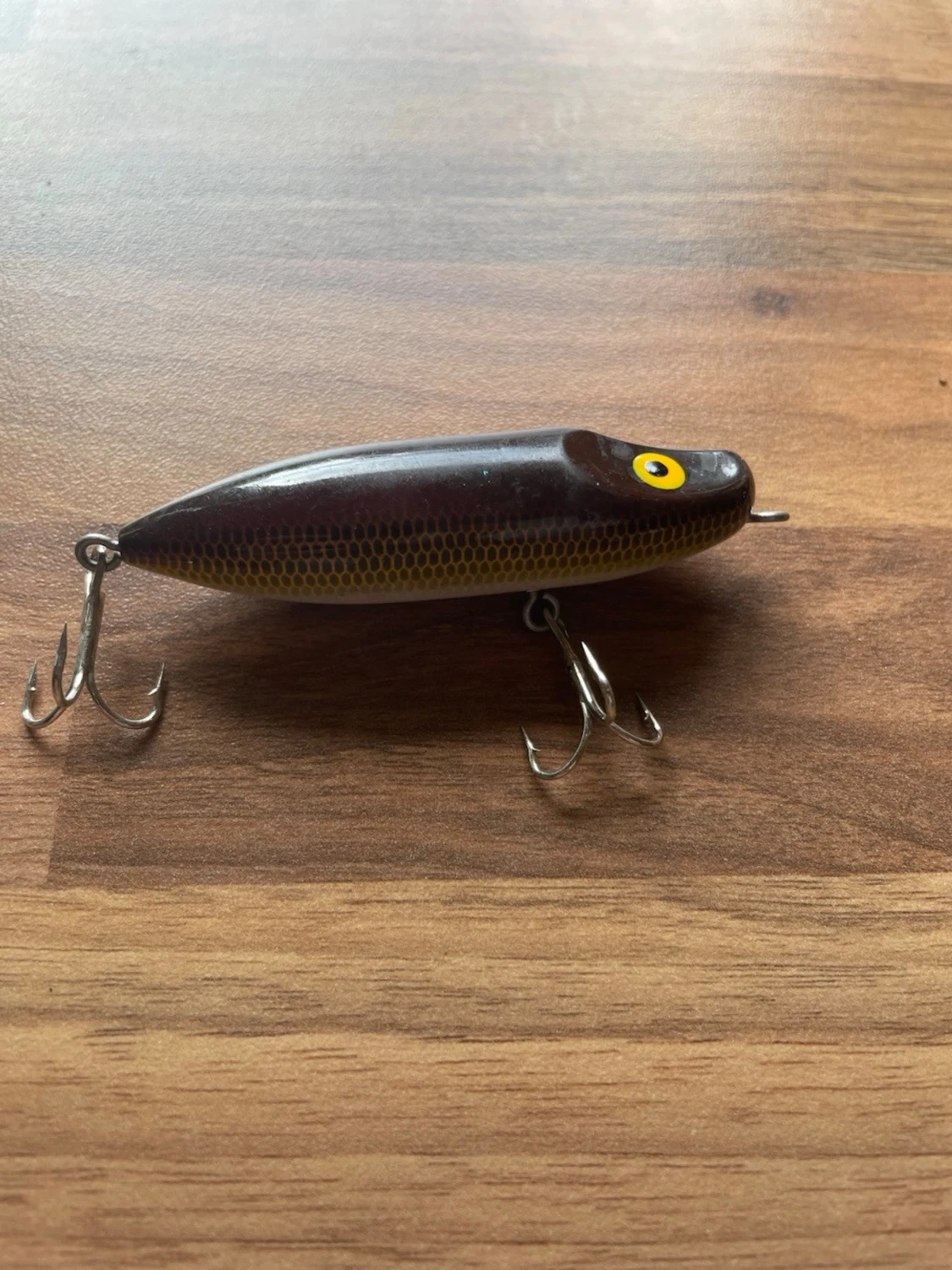 Två fiskedrag i olika färger - 1