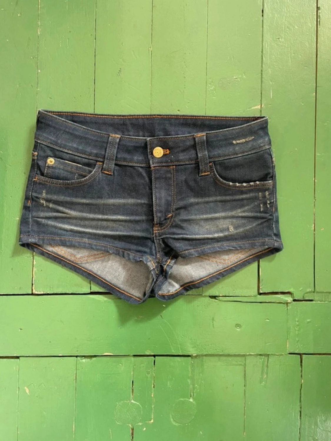 Mörkblå jeansshorts från Cheap Monday