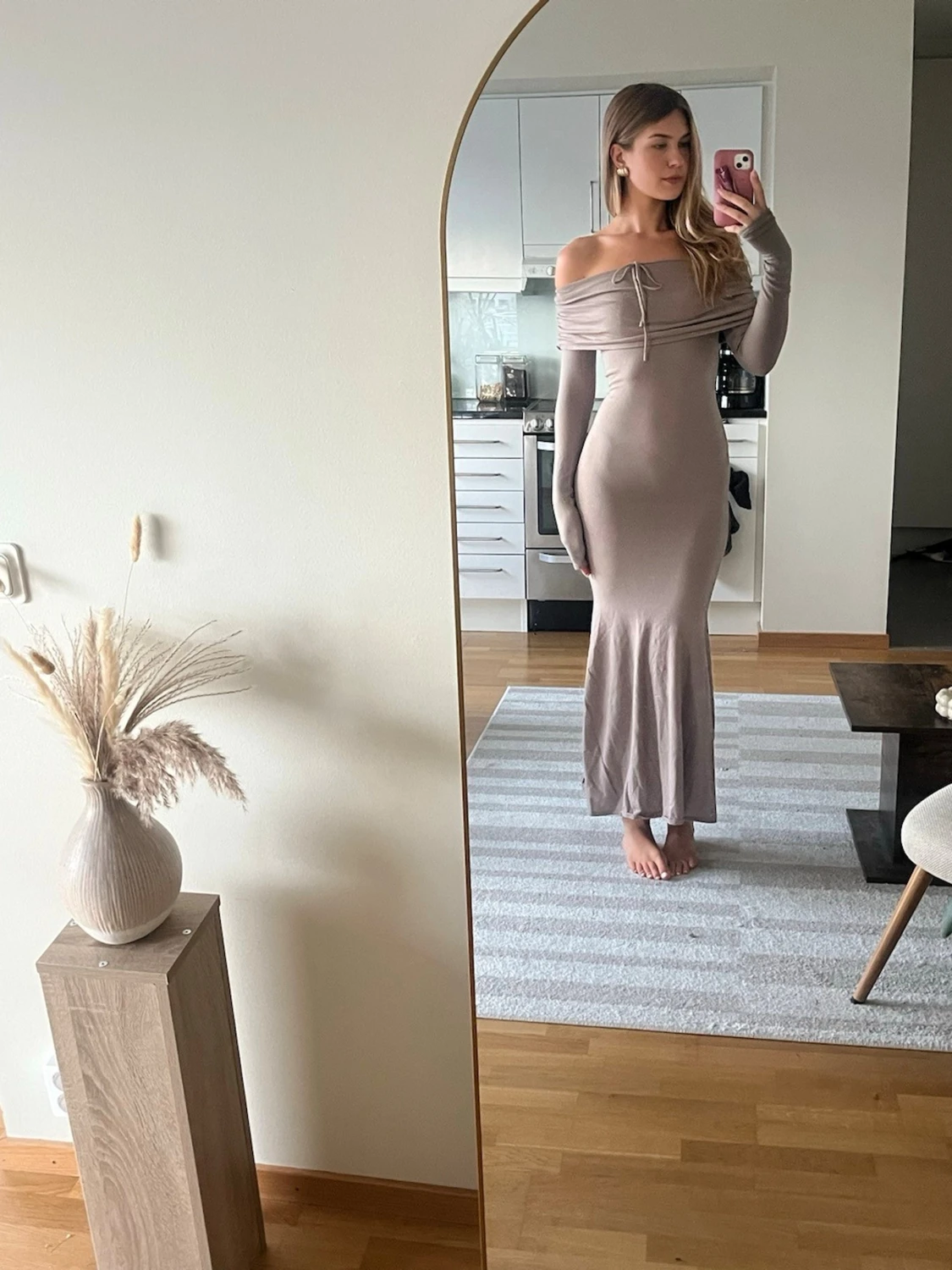 Beige långklänning från Meshki  - 2