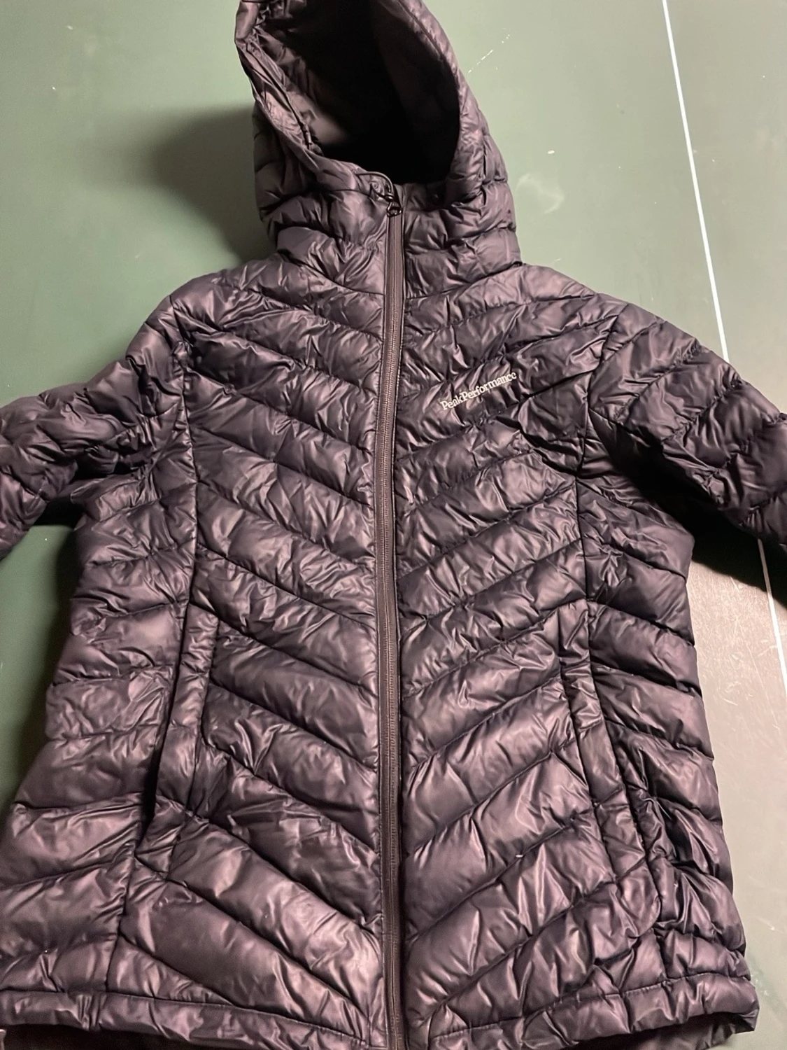 Svart dunjacka från Peak Performance - 1