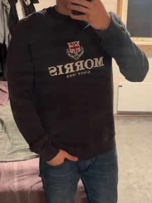 Morris Tröja - Säljer en riktigt schysst Morris tröja i storlek medium. Inga fläckar eller skador! 