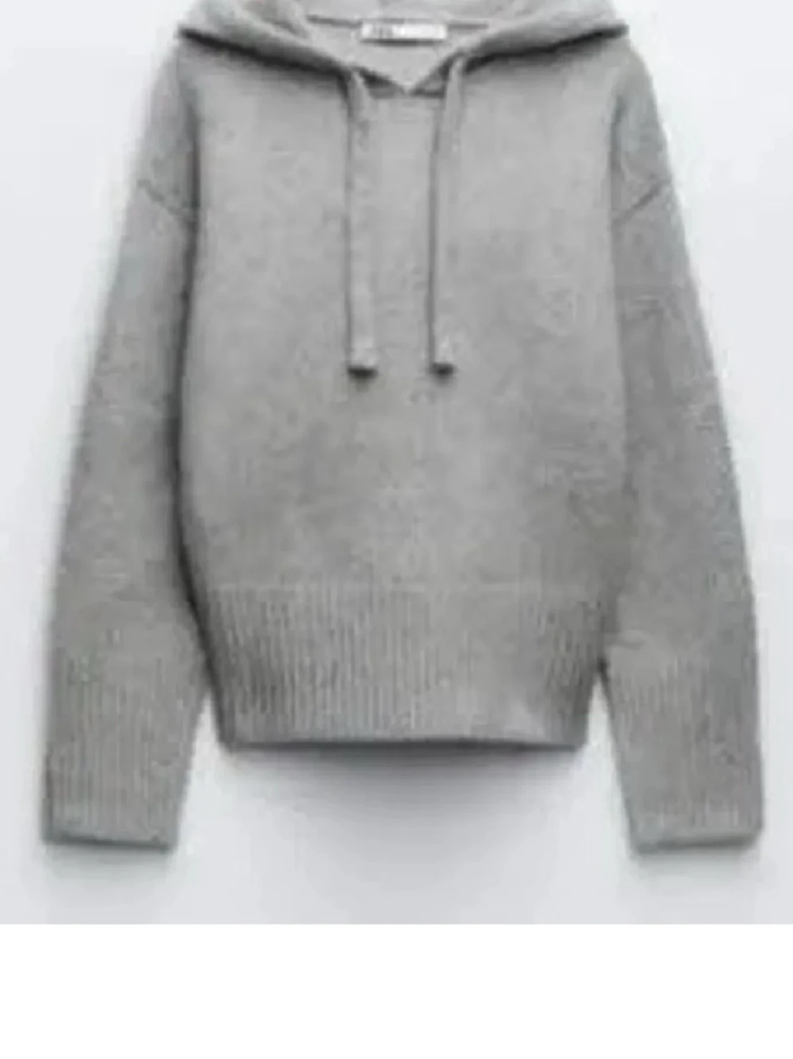 Grå stickad hoodie med huva