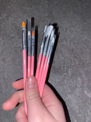Nagelpenslar - Fina oanvända nagelpenslar. Ny utan prislapp.