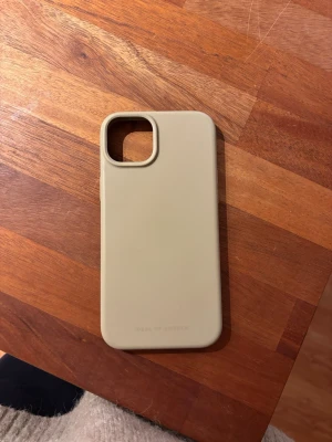 Mörkare beige mobilskal iPhone 15 plus - Mörkare beige mobilskal iPhone 15 plus 