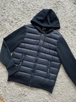 Ralph Lauren cardigan  - Säljer en otroligt fet Ralph Lauren cardigan! | Utmärkt skick utan defekter! | Storlek M. | Ställ gärna frågor innan du köper!