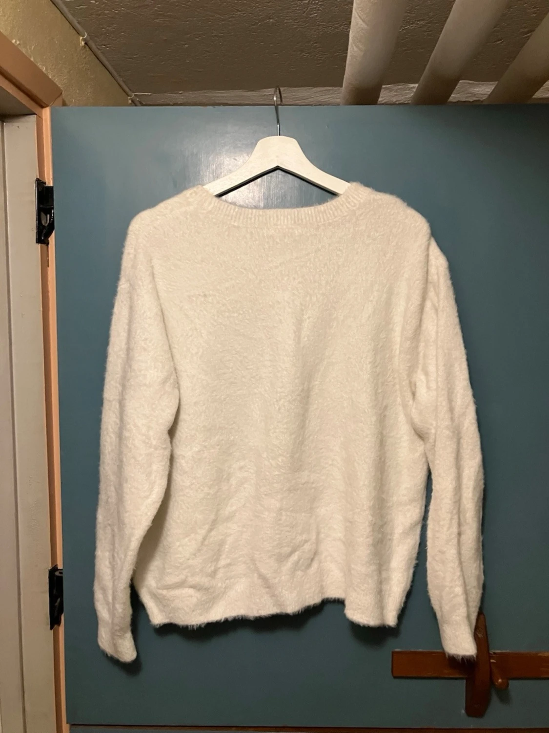 Vit fluffig stickad tröja H&M - 2