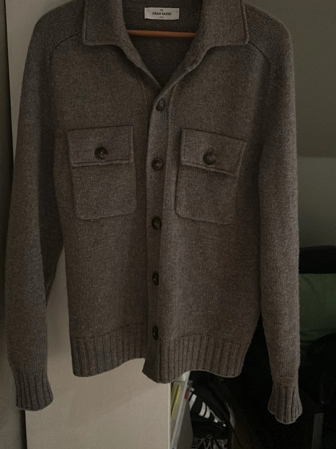 Grå kofta från Gran Sasso
