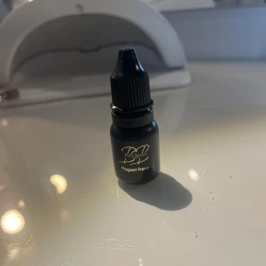 Bona Beauty Magnet Primer svart - Magnet Primer från bano Beauty, använd till ca 3 set. Säljer då den inte kommer till användning