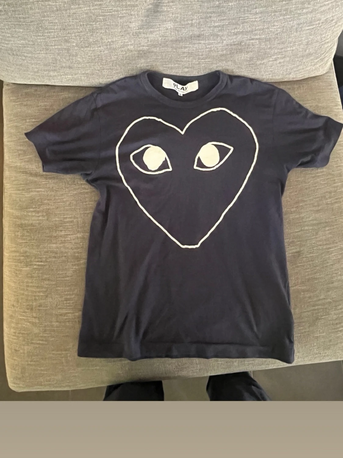 Mörkblå  Comme des Garçons Play t-shirt