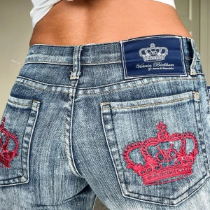 Victoria beckham jeans  - Midjemätt: 37cm rakt över, innerbenslängd: 84cm ❤️