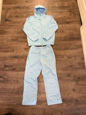 Nike tracksuit  - Nike Nocta tracksuit blå. Aldrig använts storlek XL perfekt för bekvämlighet och stil