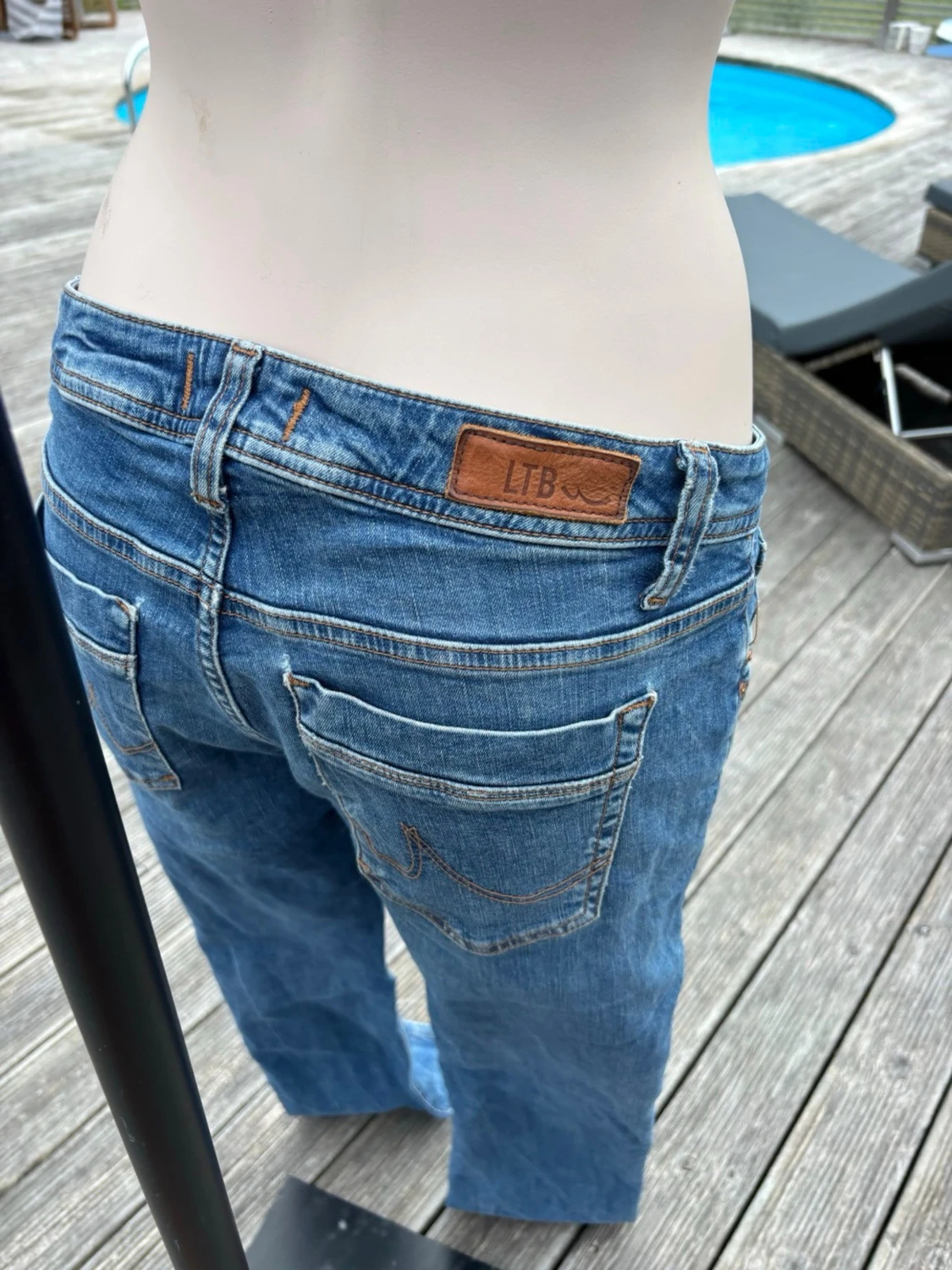 Blå bootcut jeans från LTB - 1