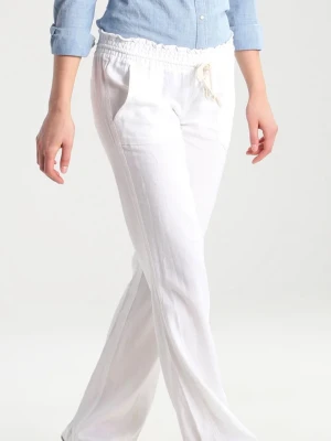 Roxy linne byxor  - Jätte fina linnebyxor som tyvärr är för små för mig, använda fåtal gånger🥰köpta för 499 kr på zalando förra året, skriv för egna bilder