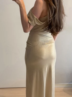 Festklänning- Asos design - Oanvänd 