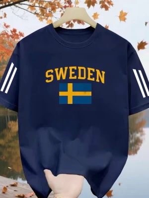 Blå Sweden t-shirt med flagga - Säljer en Mörkblå t-shirt med sweden 