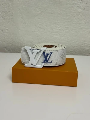 Lv Bälte  - Helt ny aldrig använd. Storlek 110. Snabb frakt endast bälte 