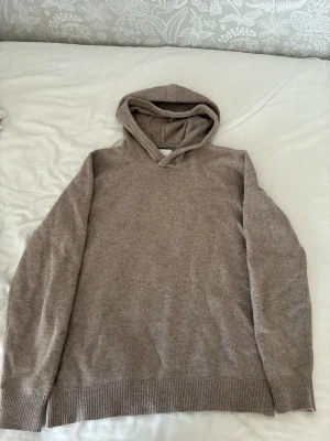 Merinoull hoddie - En riktig fet merinoull hoddie från Vailent i storlek S. Perfekt nu till våren. Väldigt fint skick! 