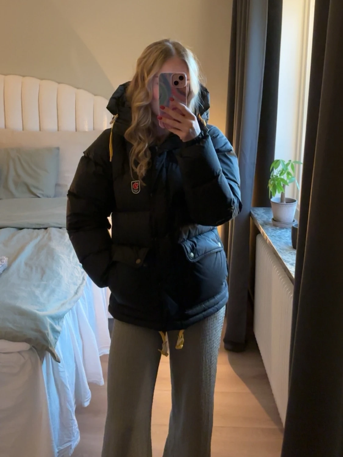 Svart dunjacka från Fjällräven - 1