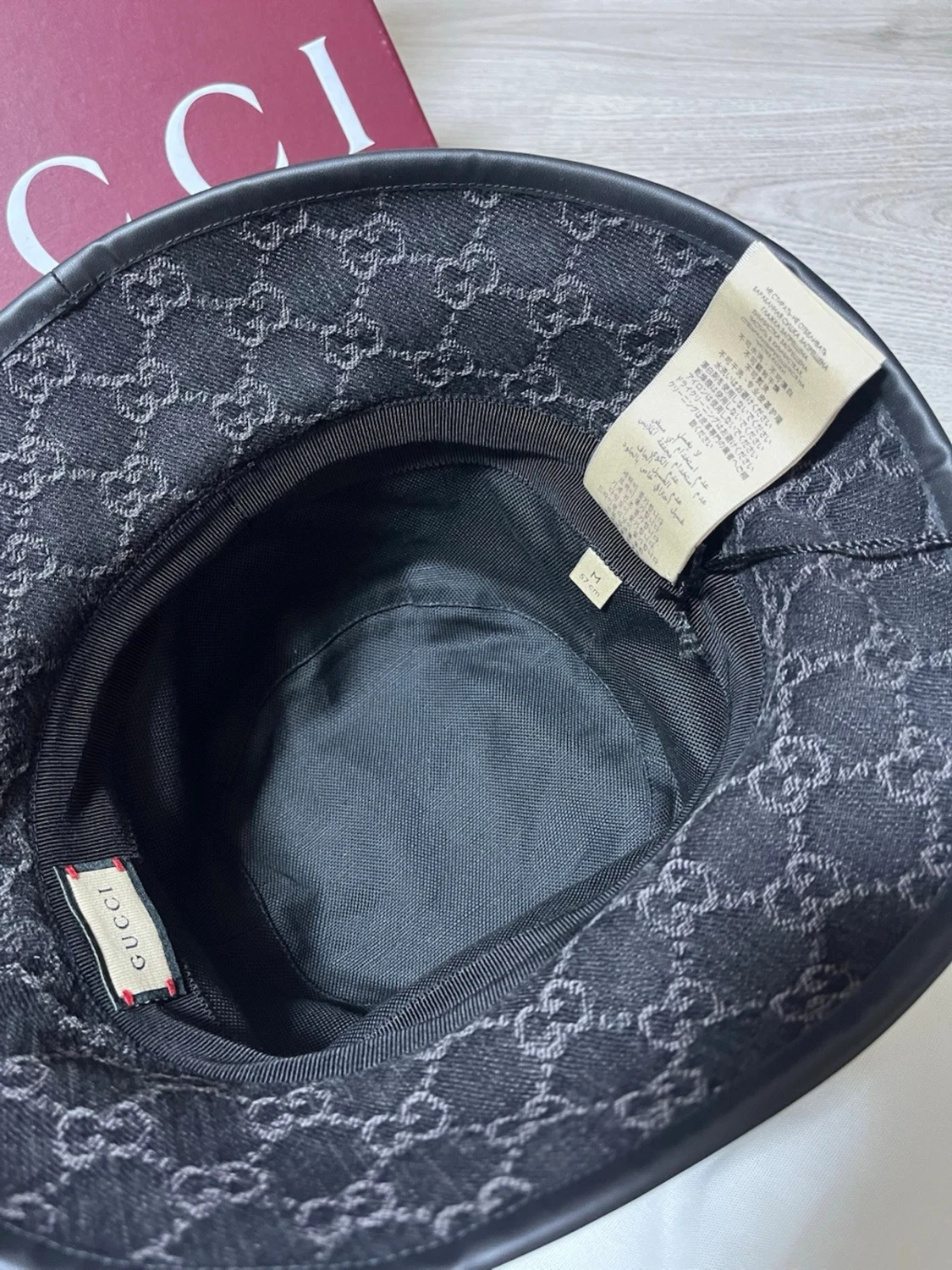 Svart bucket hat från Gucci - 2