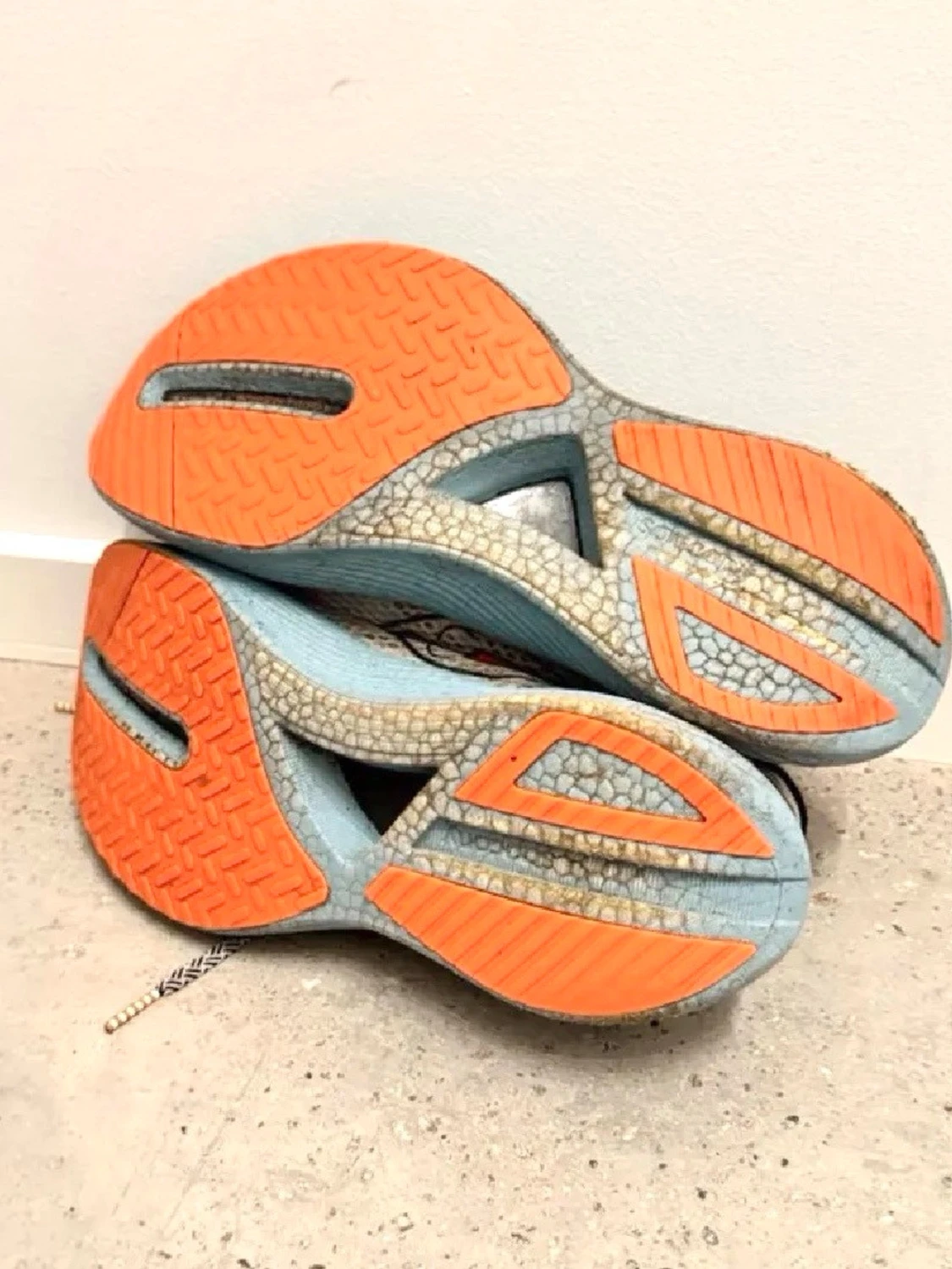 Saucony Endorphin Pro 3, carbonplate - 1