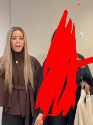 Brun kappa med knytband - Säljer denna brunna missay poncho endast använd få tal gånger. Pris går att diskutera