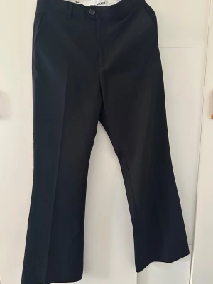 Kostymbyxor Weekday - Kostymbyxor från Weekday, Storlek 44