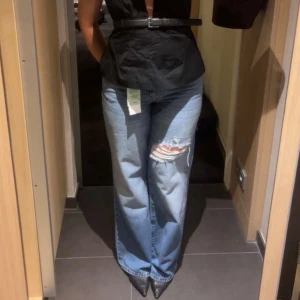 Blå slitna jeans - Aldrig använda, endast provade! 