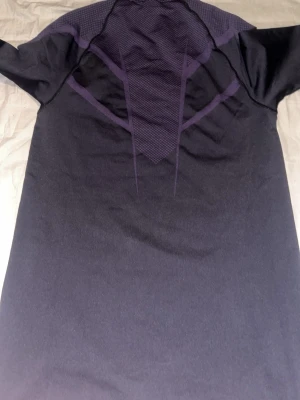 Gymshark onyx seamless hoodie - Säljer nu denna onyx, toppskick aldrig använd bara testad