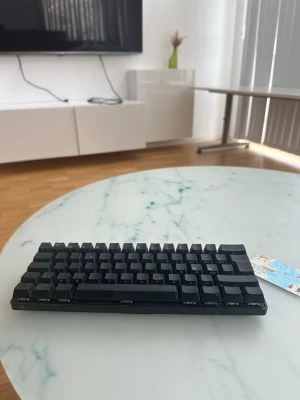 Apex Pro Mini - Det kompakta tangentbordet Apex Pro Mini är det snabbaste och mest responsiva tangentbordet på marknaden, med en svarstid som är 11 gånger snabbare och har en 10 gånger snabbare aktivering än konkurrenterna. Med sina toppmoderna magnetiska sensorer svarar Apex Pro Mini omedelbart på dina kommandon och ger dig den hastighet du behöver för att ligga steget före.