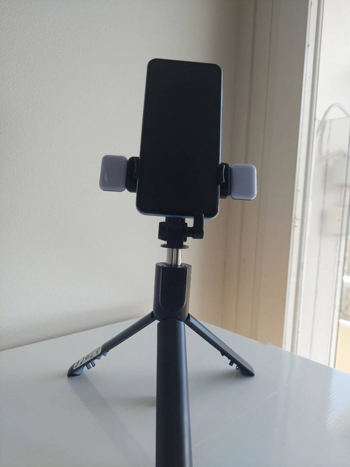 74cm Portabel Selfiepinne & Stativ med Dubbla Fyllnadslampor
