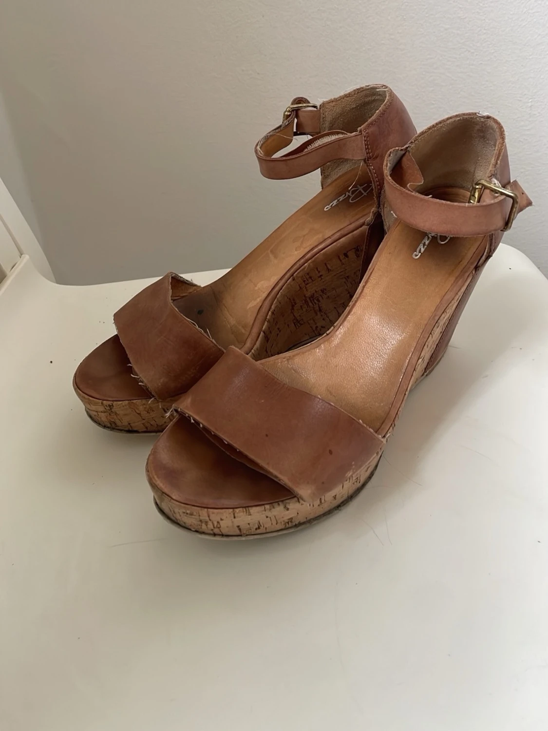 Bruna kilklackade sandaler med korksula från Rizzo - 1
