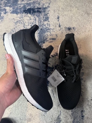 Svarta Ultraboost - Skick som bilderna