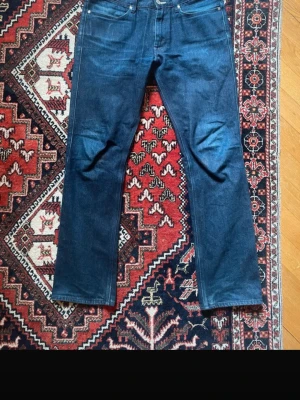 Acne jeans  - Ett par schyssta jeans från acne. Priset är inte hugget i sten så tveka inte med att komma med förslag!