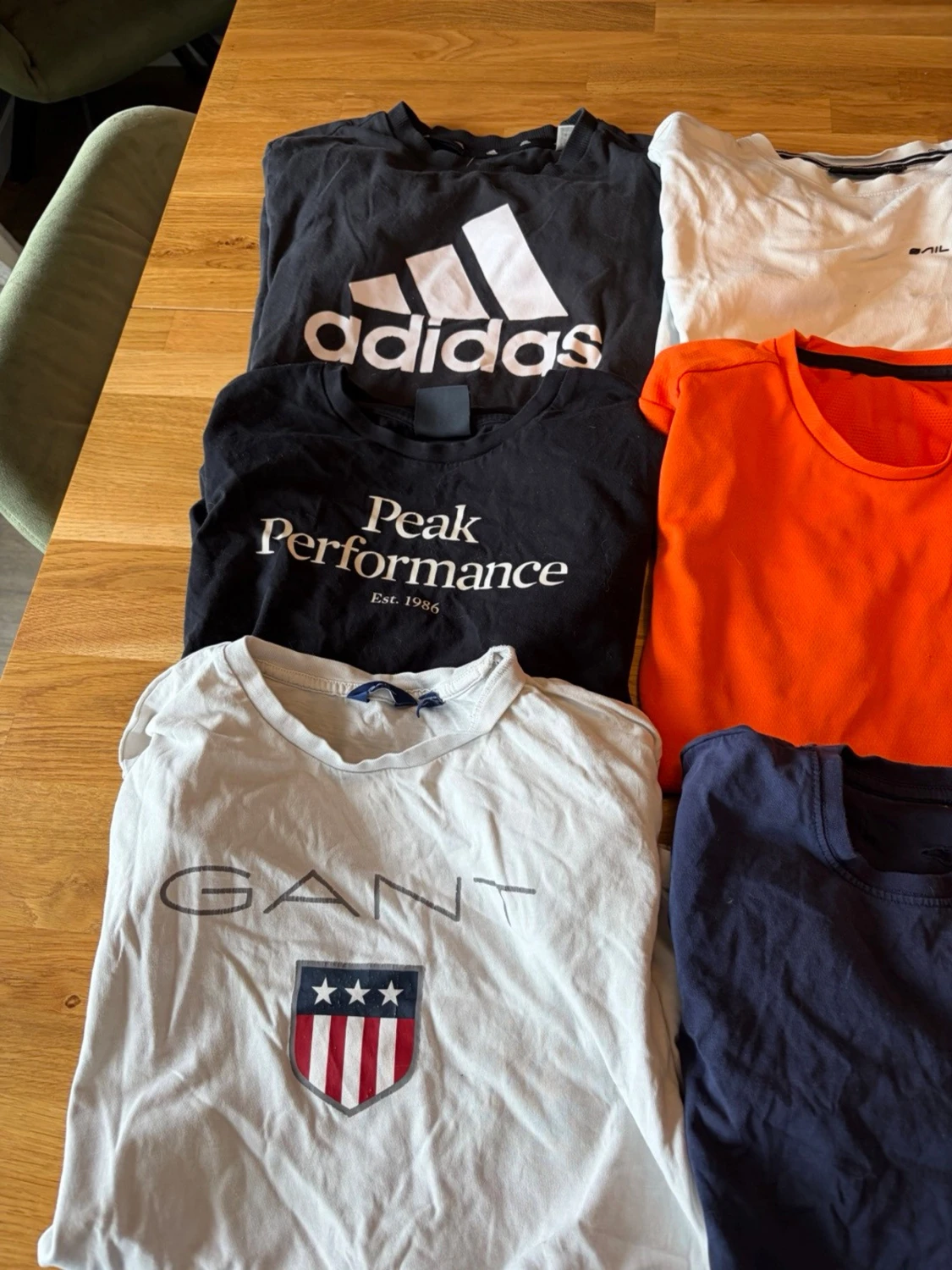9-pack t-shirts från alla möjliga ställen. - 3