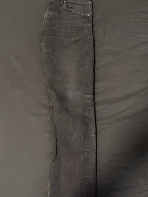 Tiger of Sweden jeans - Storlek: 32/34                                                    Skick: 8/10. Byxorna är något ljusare på bild på grund av ljuset.