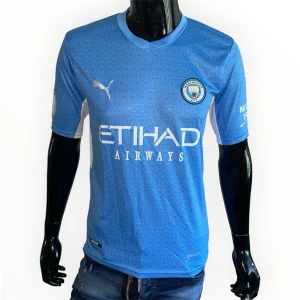 Manchester City Tröja Blå, Strl L - Högkvalitativ replika med utmärkt passform Storlek: L Pris: 299kr Leverans: Skickas inom 24 timmar Lager: Begränsat antal.