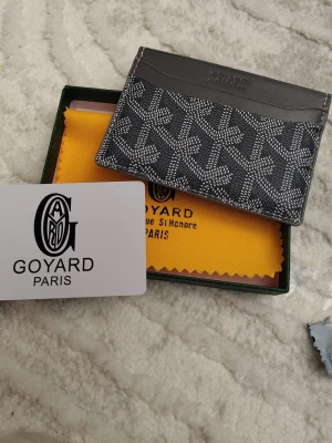 Svart kortfodral från Goy4ard  - bra
