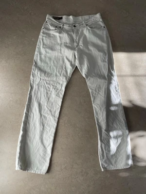 Marlboro jeans - Vita jeans från Marlboro. Bra skick! Storlek W36, L34. Skriv vid intresse😁