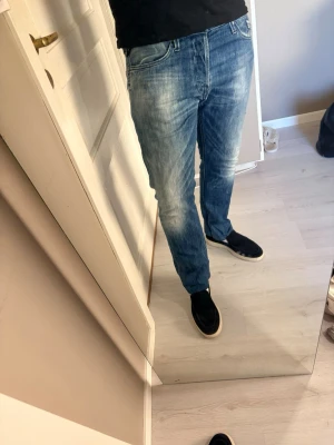 Replay jeans  - Sjukt feta jeans från replay i modell WAITOM jeansen är i storlek W34 L32 och uppsydds från L34 annars perfekt skick och sjukt feta