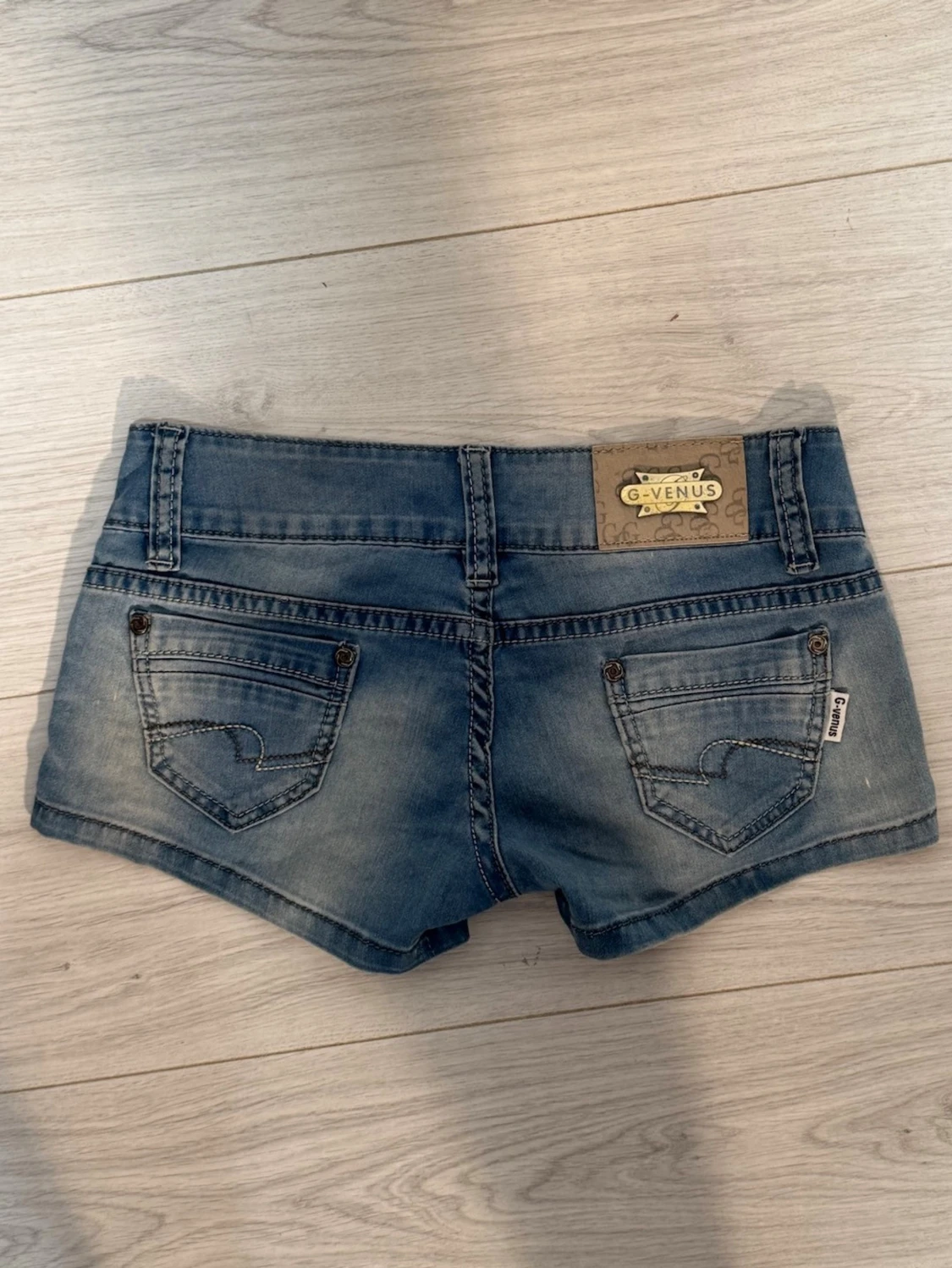 Lågmidjade jeansshorts  - 5