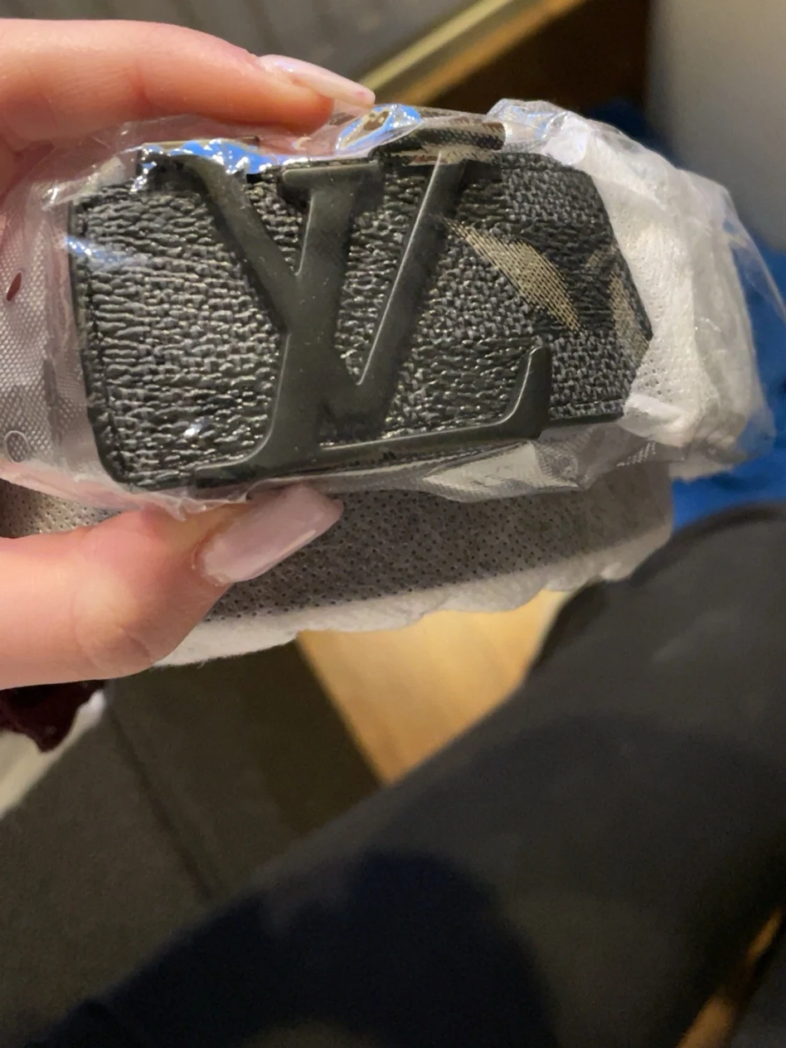 Svart Louis Vuitton bälte med LV-spänne - 1