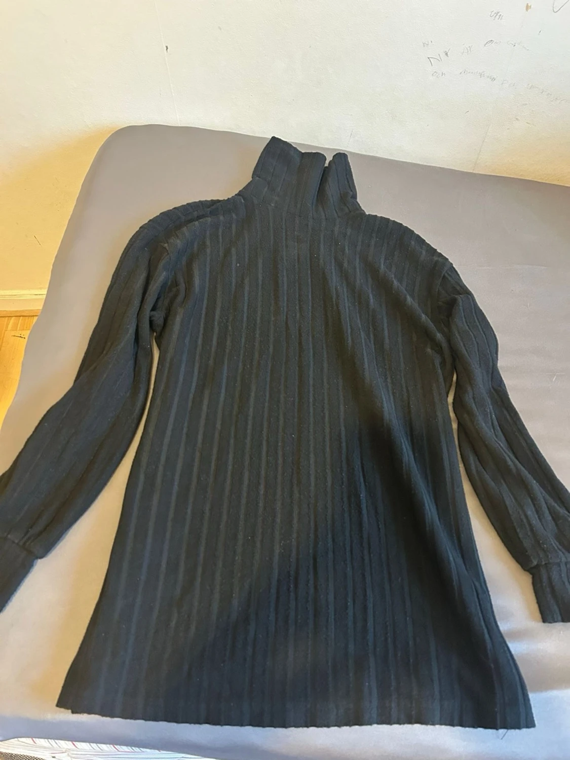 Svart ribbad polotröja