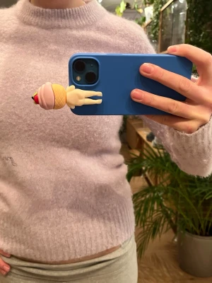 Ganni tröja - världens finaste Ganni tröja!! så himla skön och snygg!! perfekt till kallare dagar! helt nytt skick!! köpt för cirka 3000! Postar samma dag❤️‍🔥❤️‍🔥🥹🥹