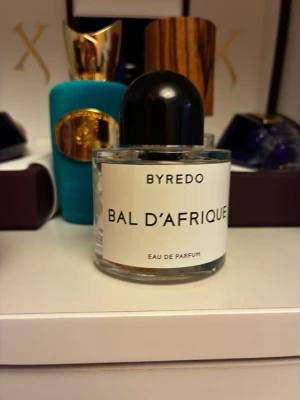 Byredo Bal d'Afrique Eau de Parfum - Byredo Bal d'Afrique Eau de Parfum. Ursprungligen 50ml jag uppskattar mängden till 15-17 ml kvar. 