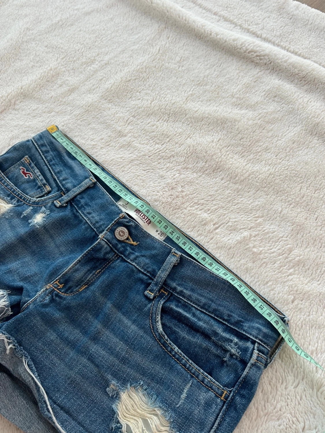 Hollister lågmidjade jeansshorts  - 4