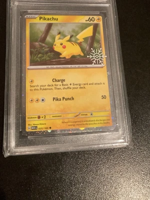 Pikachu Pokémonkort Cosmos Holo Holiday Stamp Snowflake Graderad - Enligt bild.